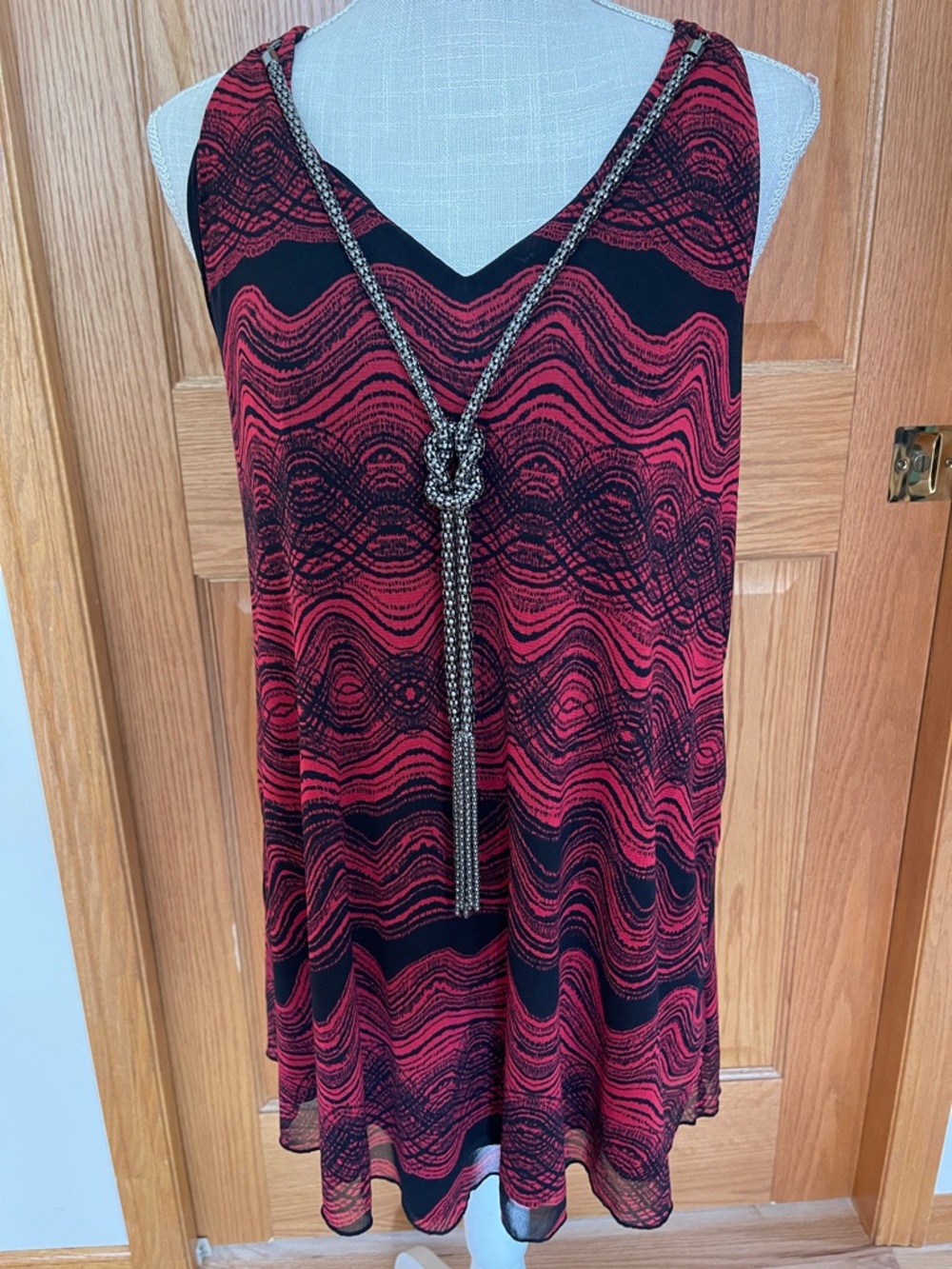 Alfani Red & Black Sleeveless V-Neck Wave-Print Camisole